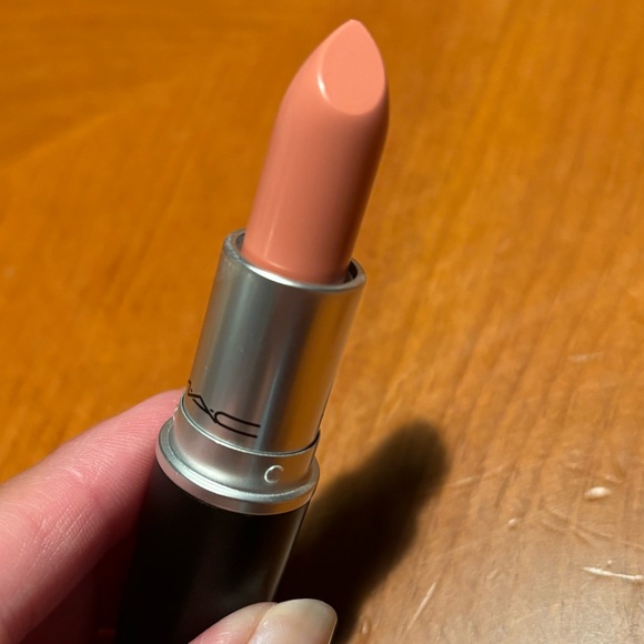 2 MAC Lipsticks Myth - Picture 6 of 16